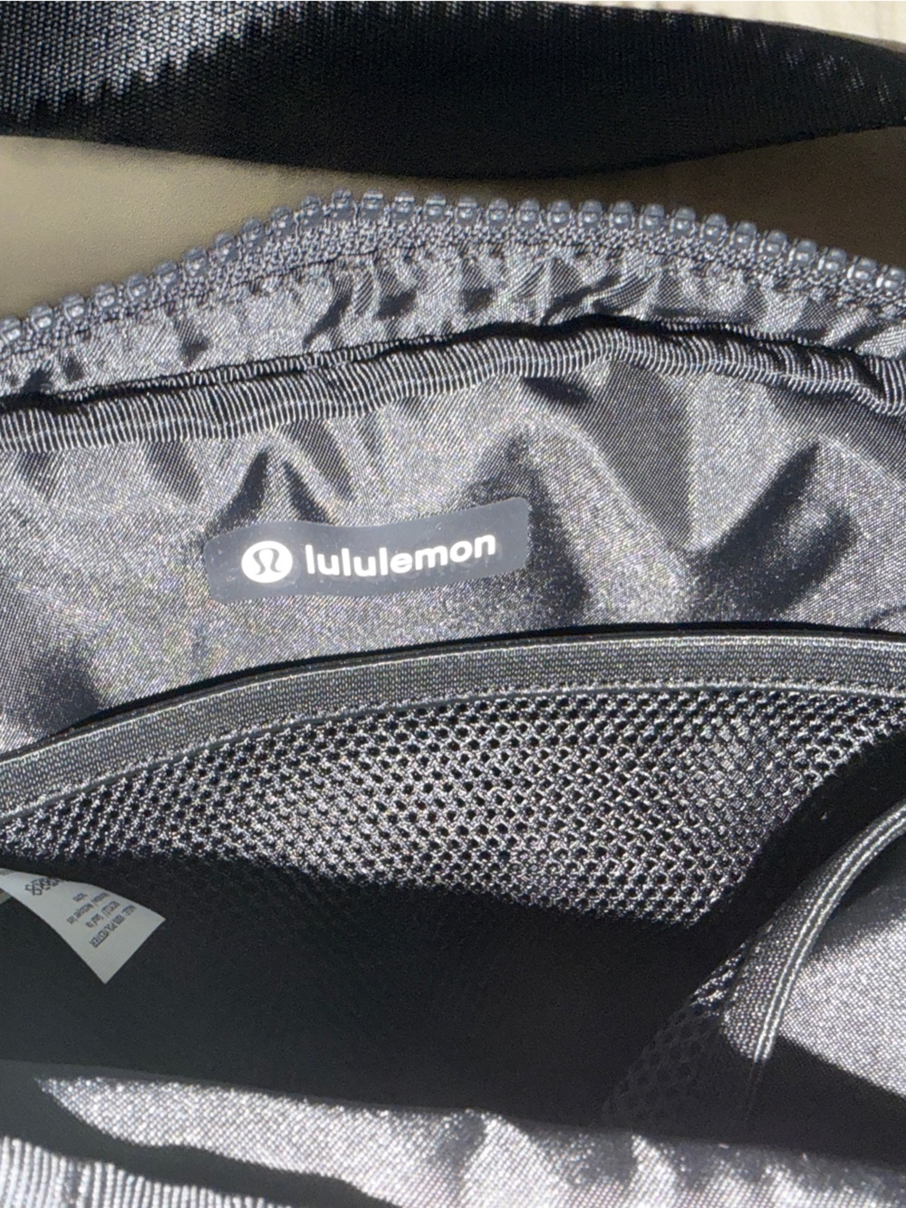 lululemon athletica Black Everywhere Belt Bag Large 2L - Crossbody - Picture 3 of 3